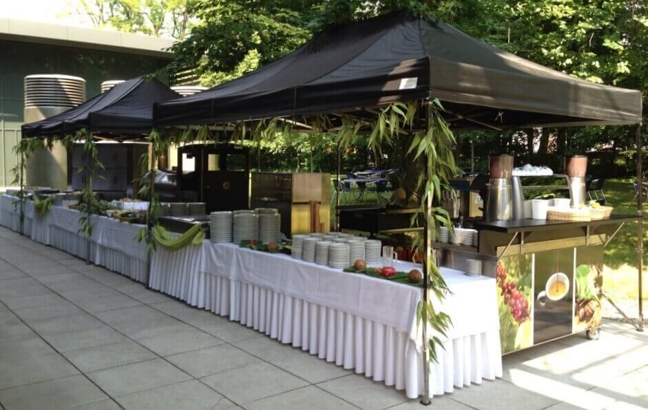 V2A-Faltpavillons als Catering-Zelte von QUICKUPTENT