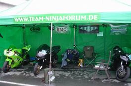 mobile 6x3m Boxengarage mit Volantbranding von QUICKUPTENT