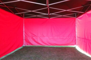 Innenansicht eines 8x4m QUICKUPTENT ALU-HEXAGON-Faltzeltes