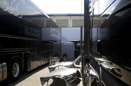 QUICKUPTENT Faltzelte in der Boxengasse der DTM