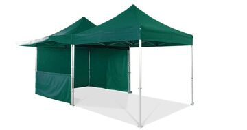 zwei 3x3m QUICKUPTENT-Faltzelte mit Zeltverbindungsklemmen und Regenrinne verbunden