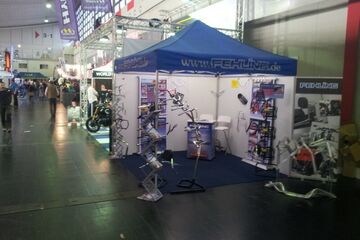 Faltpavillon als 3x3m Messestand mit bedrucktem Volant