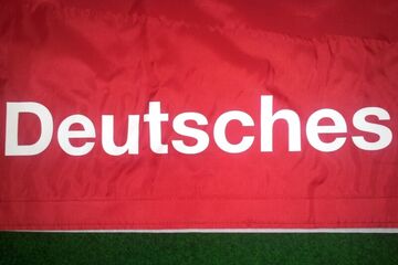 Deutsches Rotes Kreuz-Branding im Flexdruck auf dem QUICKUPTENT Faltzelt Volant