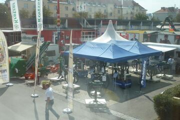 zwei 6x3m Faltpavillons als Messestand