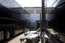 QUICKUPTENT Faltzelte in der Boxengasse der DTM