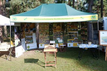 4,5x3m V2A-Promostand von QUICKUPTENT mit Volantbranding