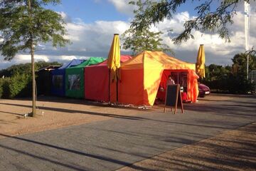 QUICKUPTENT V2A-Zeltlandschaft mit Panoramafenstern