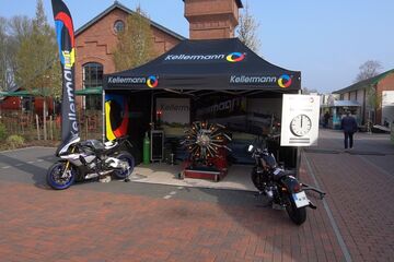 4,5x3m Promotion-Pavillon mit Volant-, Seitenwand- & Dachschrägenbranding im 4c-Digitaldruck von QUICKUPTENT