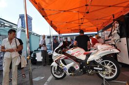 geniales Scherensystem bei V2A-QUICKUPTENT-Racetents / Rennzelten