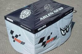 QUICKUPTENT Promotionzelt mit Rundrum-Bedruckung