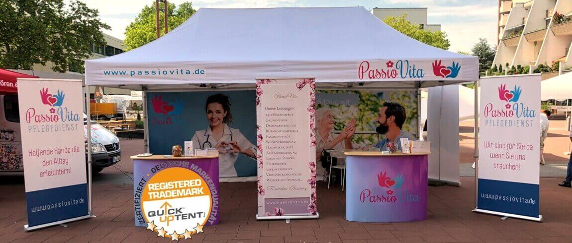 6x3m QUICKUPTENT-Faltzelt der ALU-HEXAGON-Serie mit Volantbranding und Werbeseitenwänden. 6x3m QUICKUPTENT-Faltzelt mit Volantbranding und Werbeseitenwänden